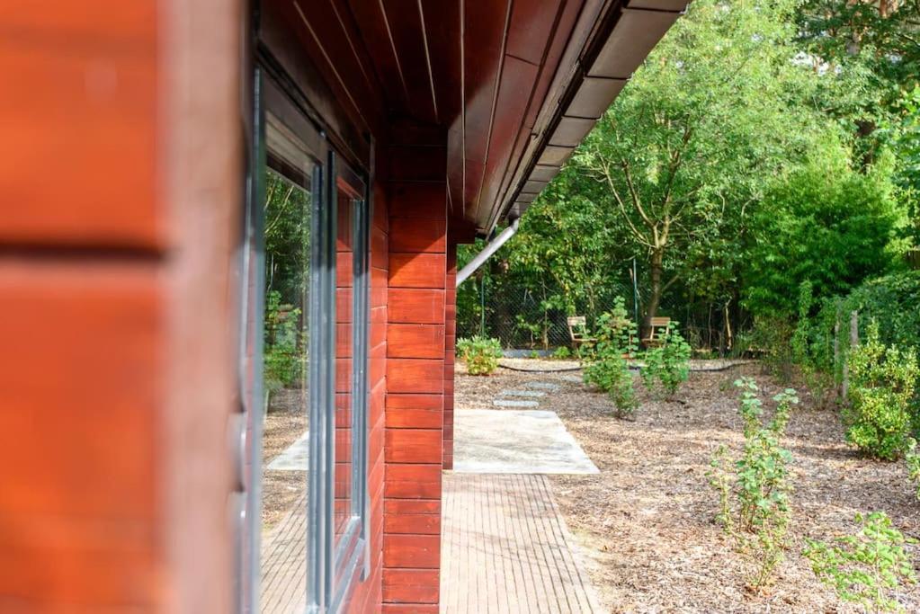 Spacious Wooden Cottage With Infra-Red Sauna At Veluwe Putten Eksteriør bilde