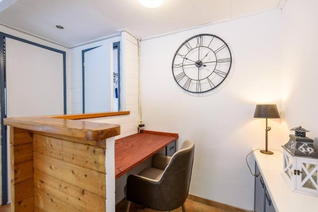 Spacious Wooden Cottage With Infra-Red Sauna At Veluwe Putten Eksteriør bilde