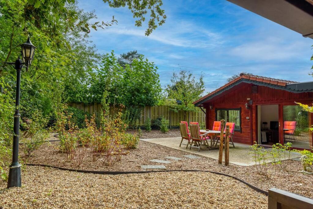 Spacious Wooden Cottage With Infra-Red Sauna At Veluwe Putten Eksteriør bilde