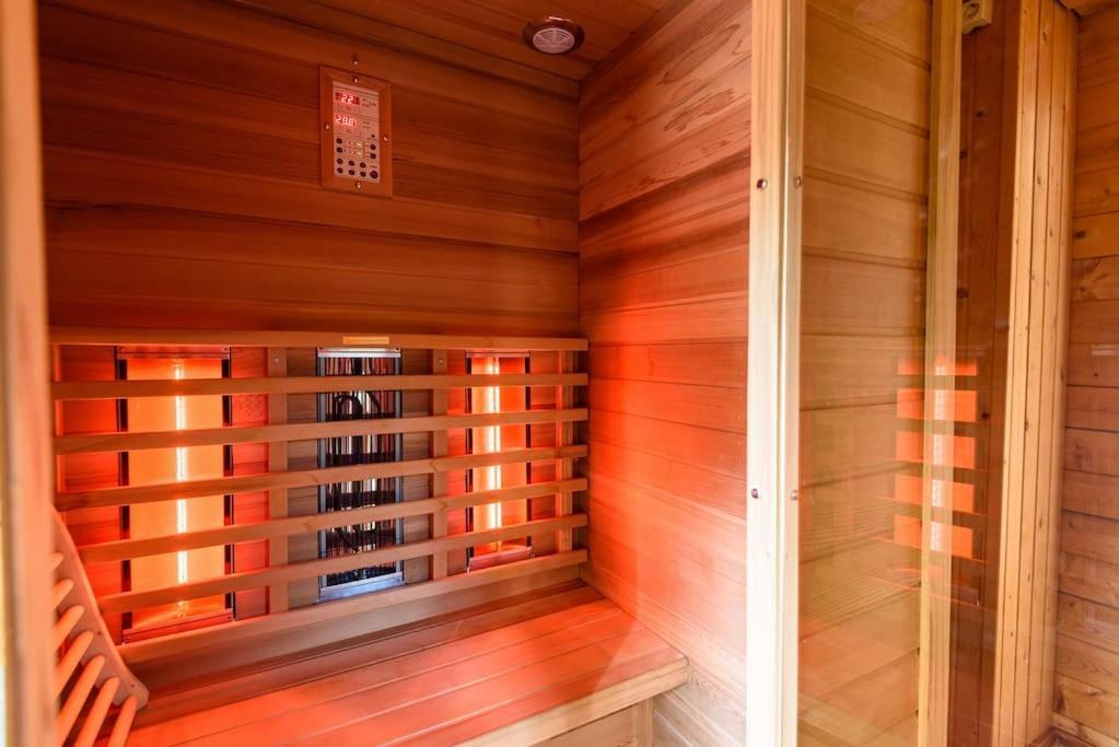 Spacious Wooden Cottage With Infra-Red Sauna At Veluwe Putten Eksteriør bilde