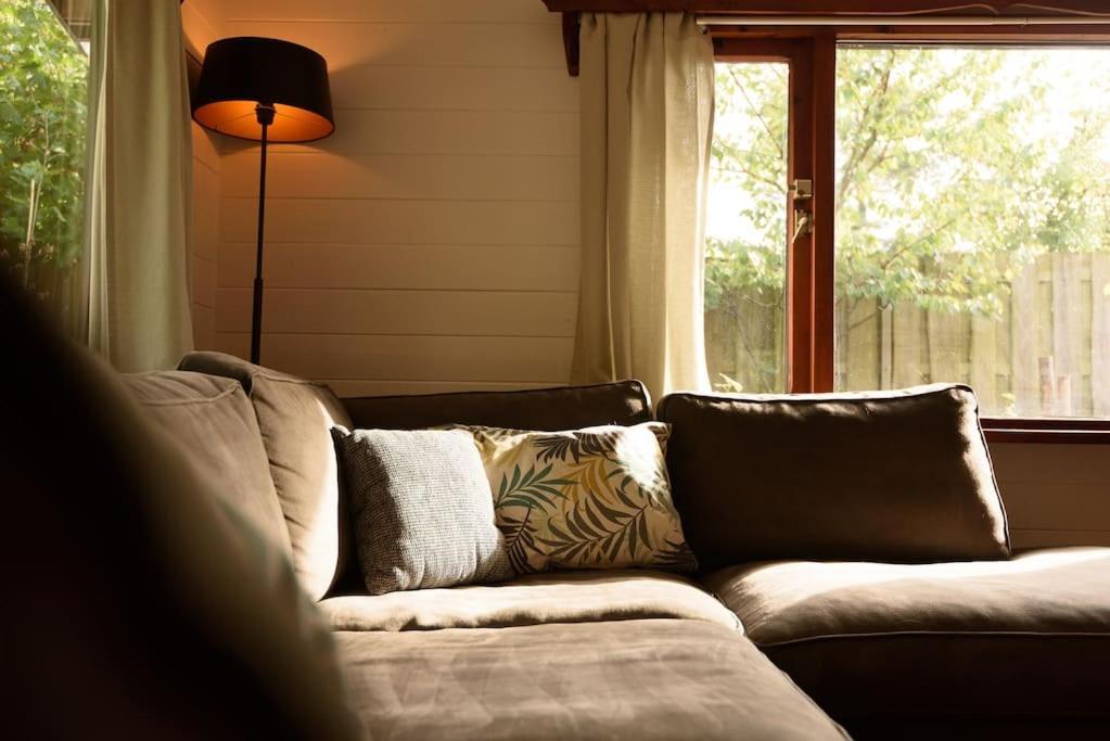 Spacious Wooden Cottage With Infra-Red Sauna At Veluwe Putten Eksteriør bilde
