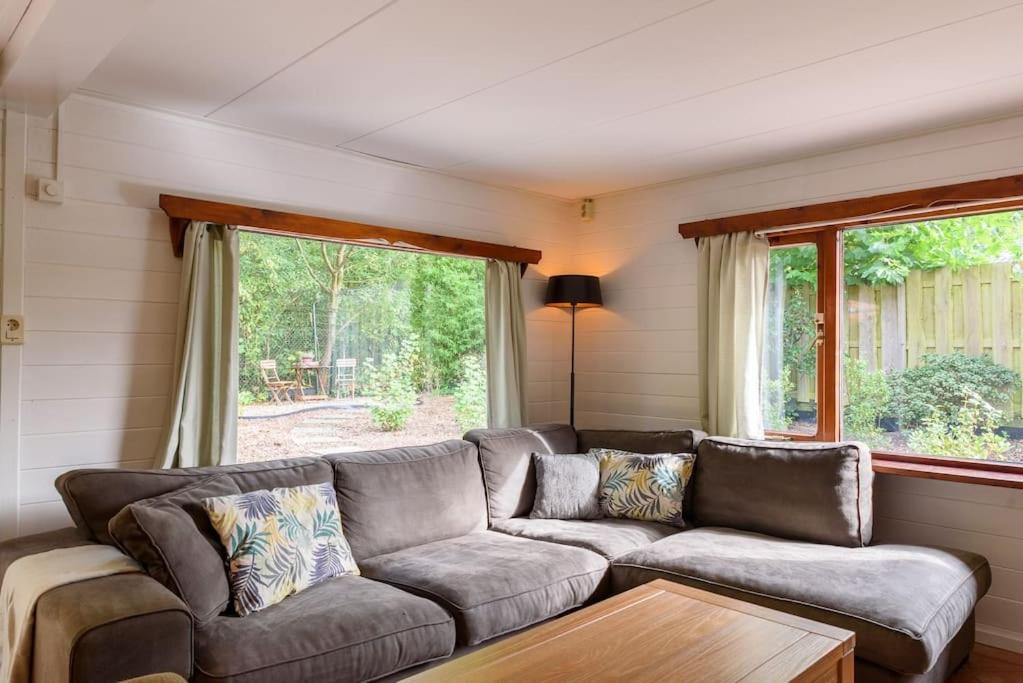 Spacious Wooden Cottage With Infra-Red Sauna At Veluwe Putten Eksteriør bilde