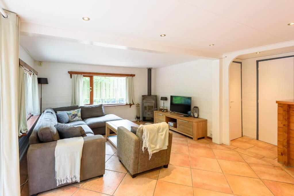 Spacious Wooden Cottage With Infra-Red Sauna At Veluwe Putten Eksteriør bilde