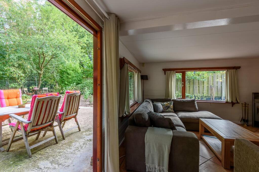Spacious Wooden Cottage With Infra-Red Sauna At Veluwe Putten Eksteriør bilde